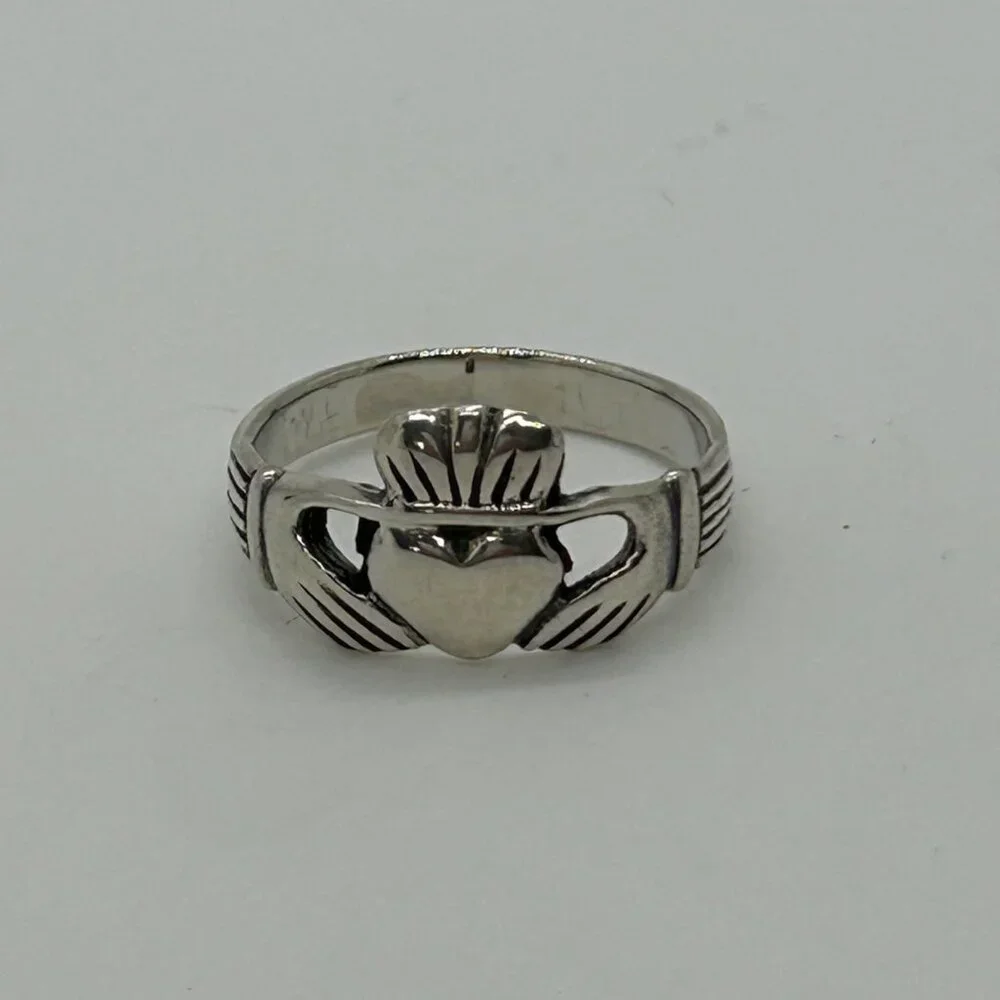 Vintage Sterling Silver Claddagh Ring Irish Celtic Jewelry Signed HVP 925 Size 6 - Picture 2 of 11